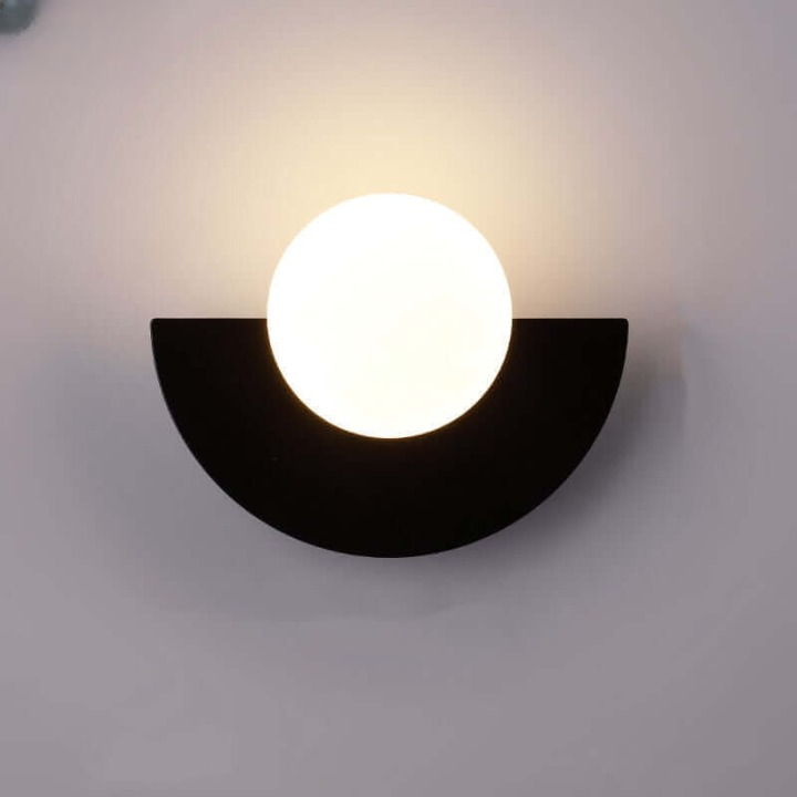 Maliben | Noorderlicht Charm - Halfmoon Wall Lamp Of Metal