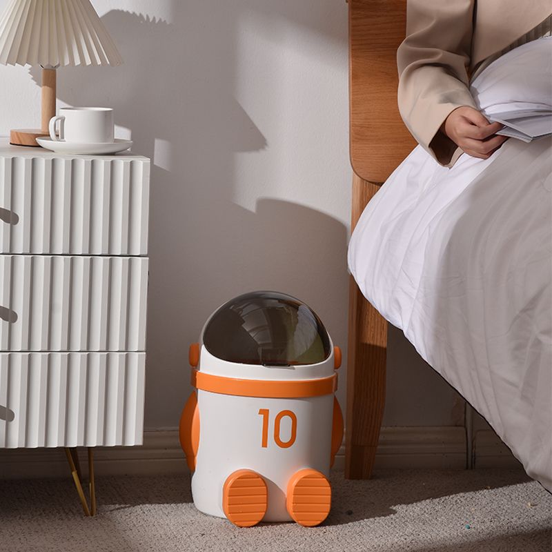 Maliben | Mini Astronaut Shape Cute Office Trash Can