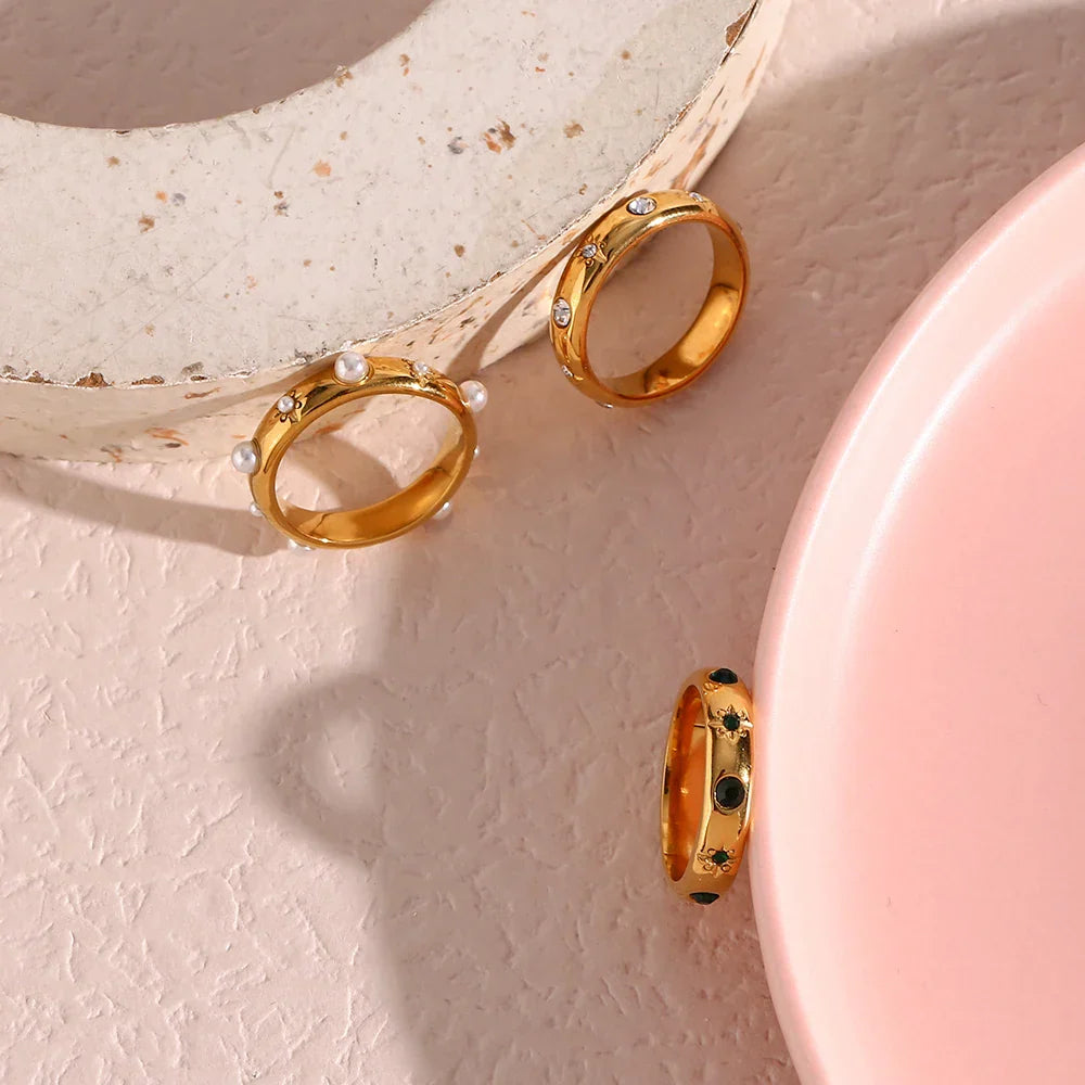 Maliben | 18k Star & Stone Embedded Ring