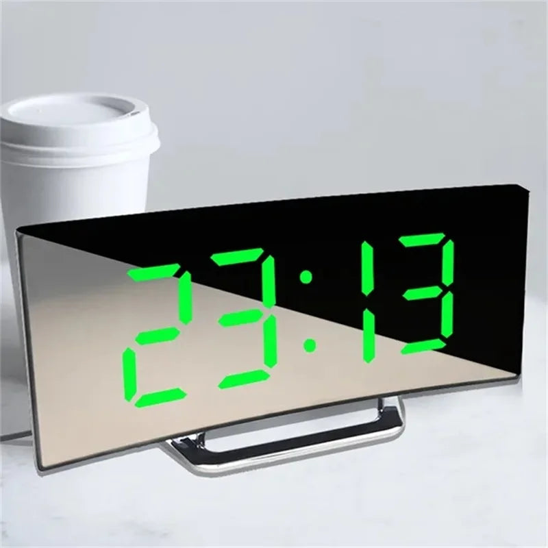 Maliben | LED curved screen digital alarm clock with USB charging