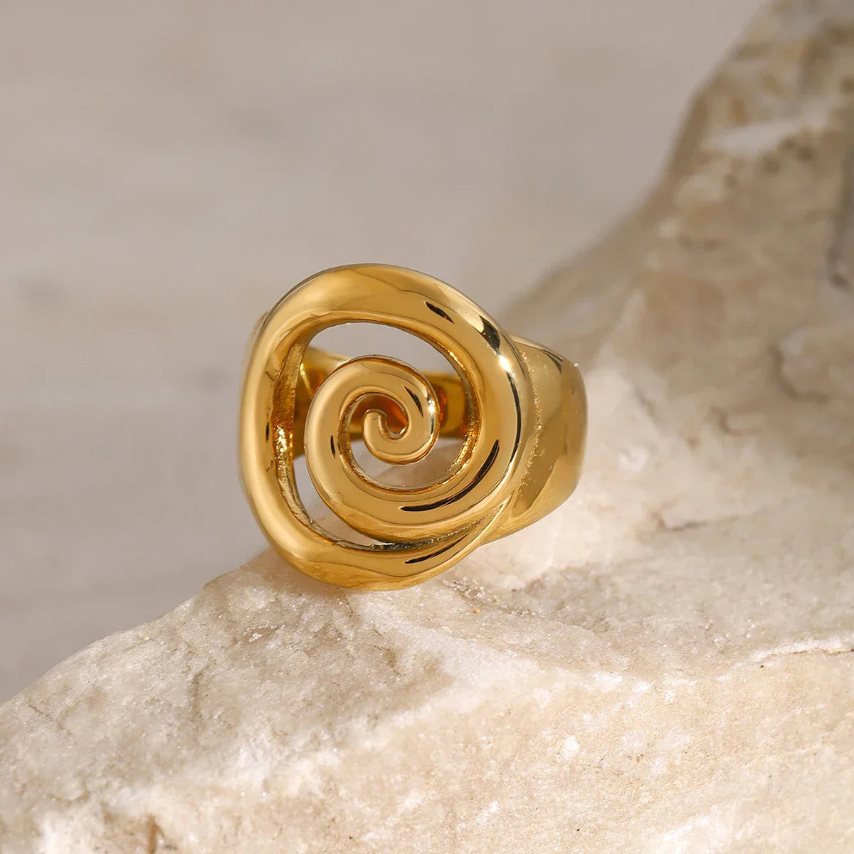 Maliben | 18k Spiral Statement Ring
