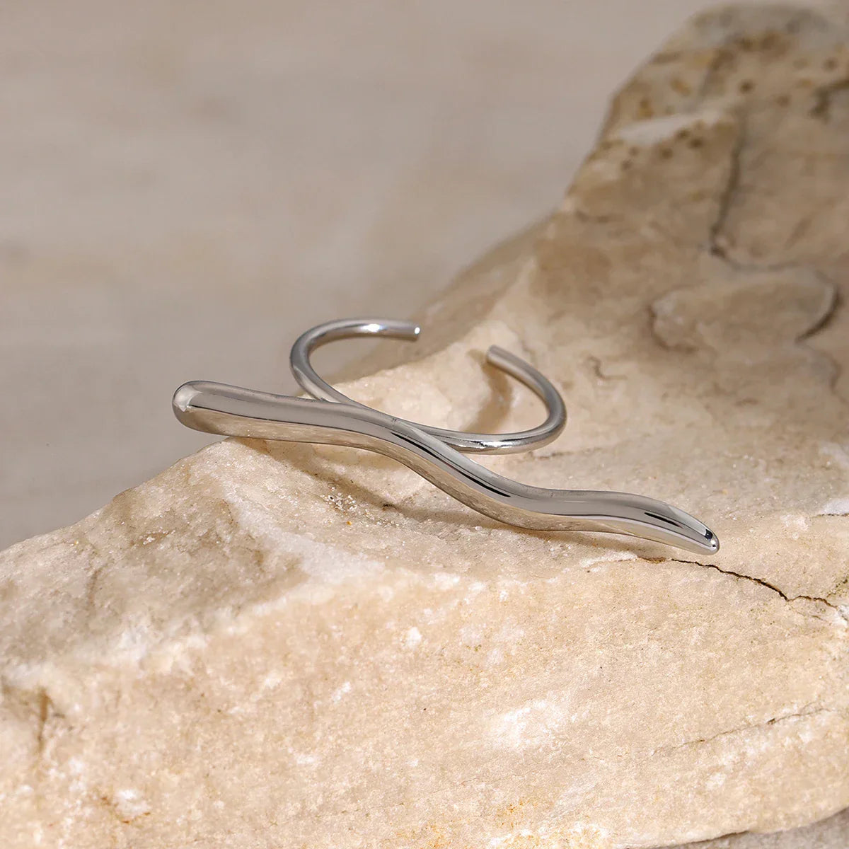 Maliben | Distinct Bar Ripple Ring