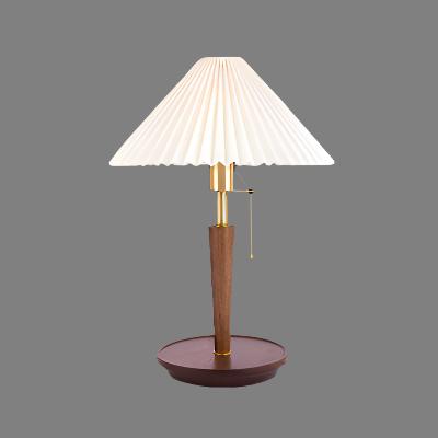 Maliben | Elegant Vintage Woodly Table Lamp - Table Lamp With Pleated Design