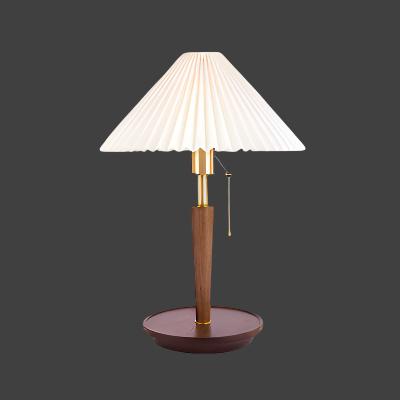 Maliben | Elegant Vintage Woodly Table Lamp - Table Lamp With Pleated Design