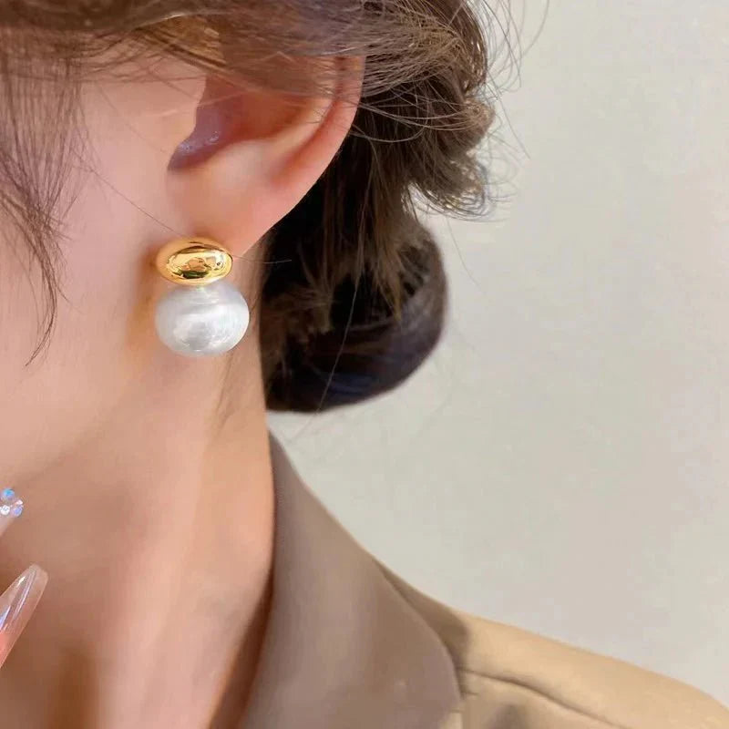 Maliben | Classy Gold Accented Pearl Stud Earrings