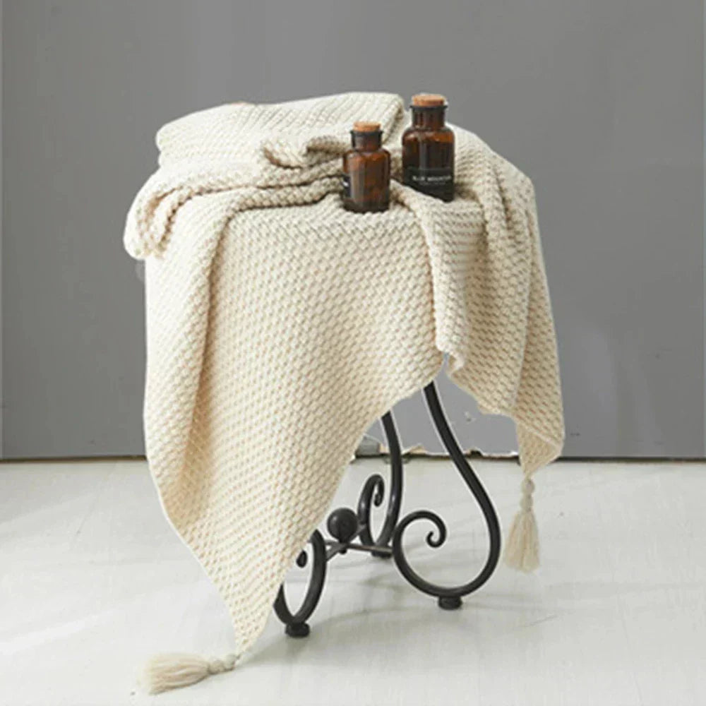 Maliben | Wool Blanket Arctichaven | Scandinavian Design With Tassels & Balls | Warm & Stylish