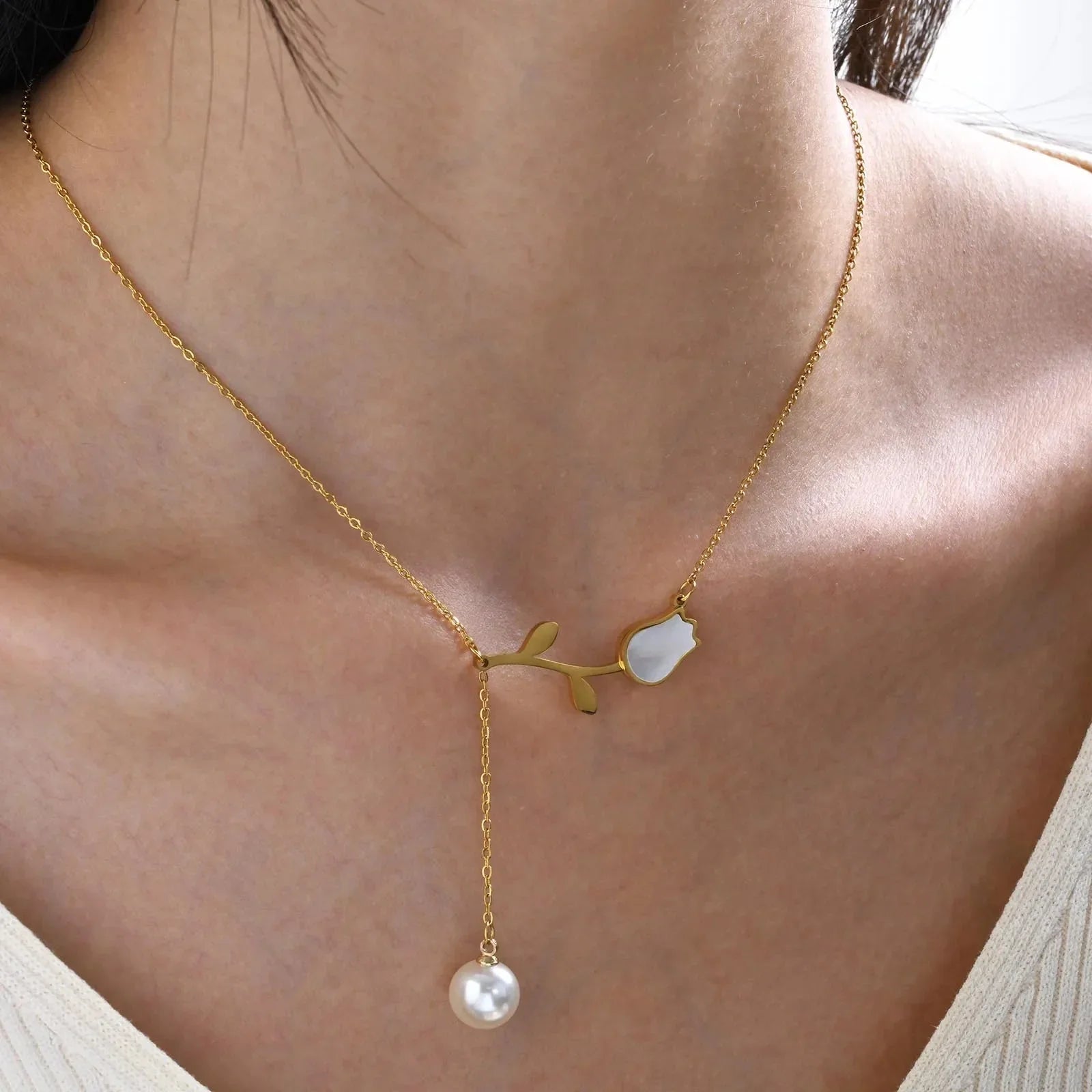 Maliben | Dainty Tulip Pearl Tassel Necklace