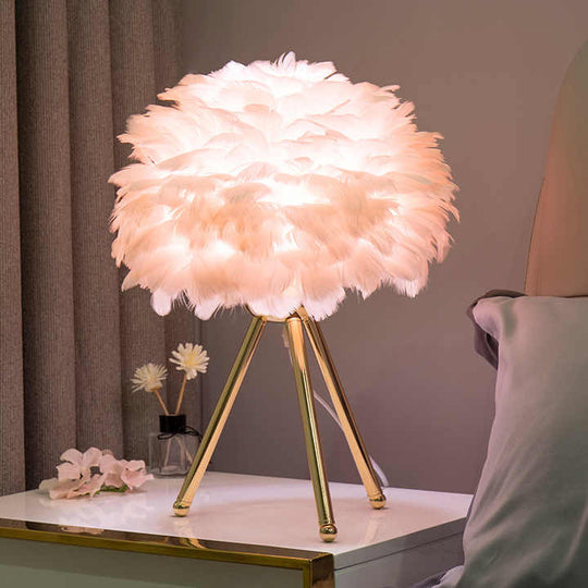 Maliben | Dimmable Table Lamp With Luxury Feathers – Pluma