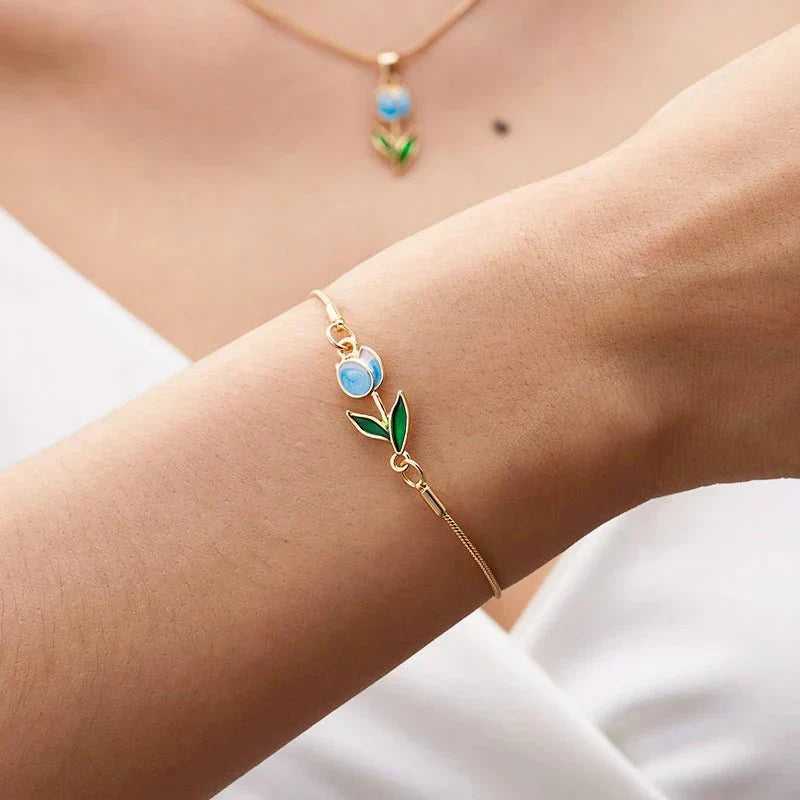 Maliben | Feminine Floral Tulip Bracelet And Necklace Set