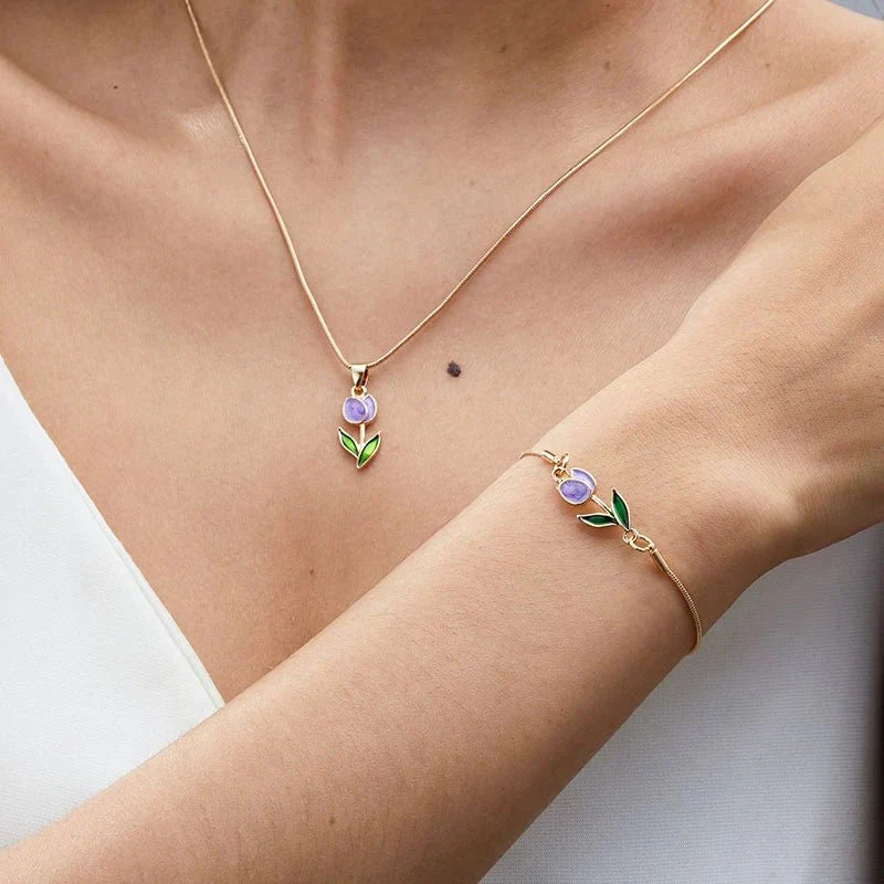 Maliben | Feminine Floral Tulip Bracelet And Necklace Set