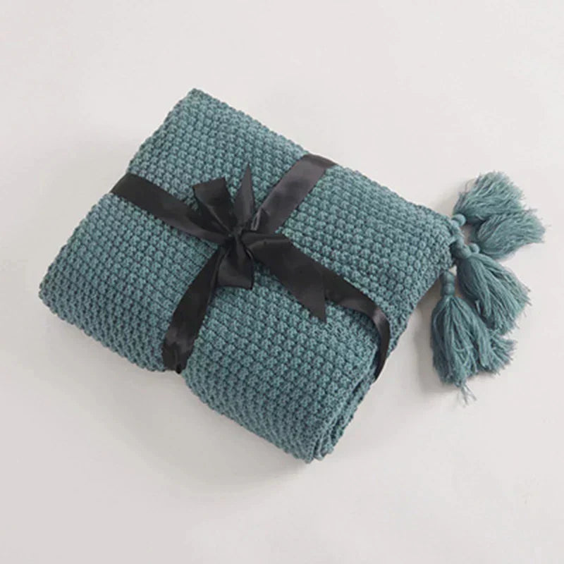Maliben | Wool Blanket Arctichaven | Scandinavian Design With Tassels & Balls | Warm & Stylish