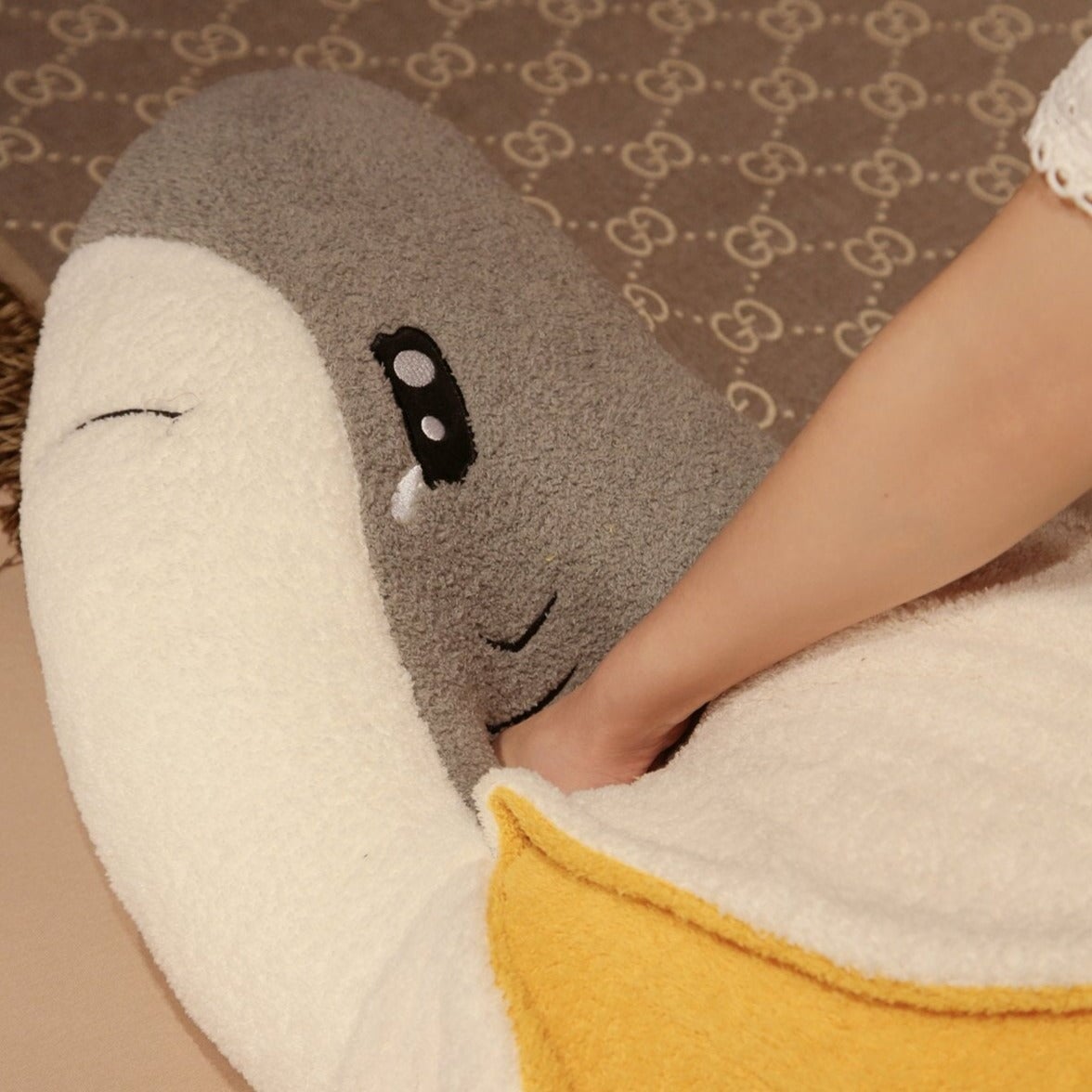 Maliben | Fluffy Shark Banana Plushie