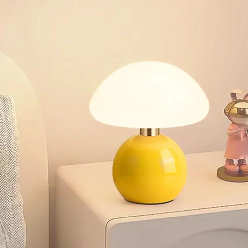 Maliben | Elegant Cream Table Lamp – Atmospheric Lighting For Home