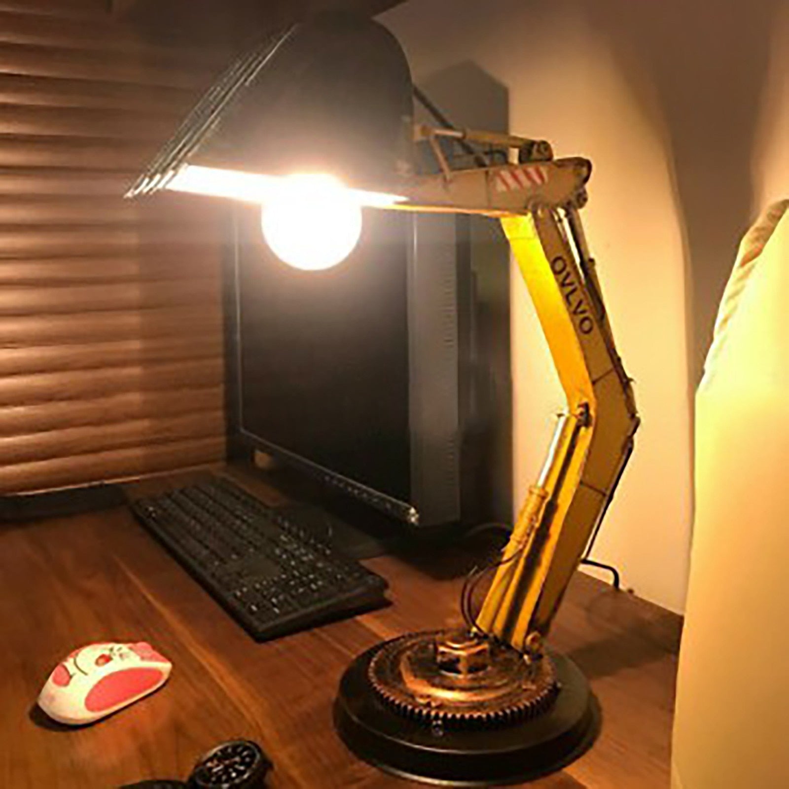 Maliben | Unique Excavator Table Lamp