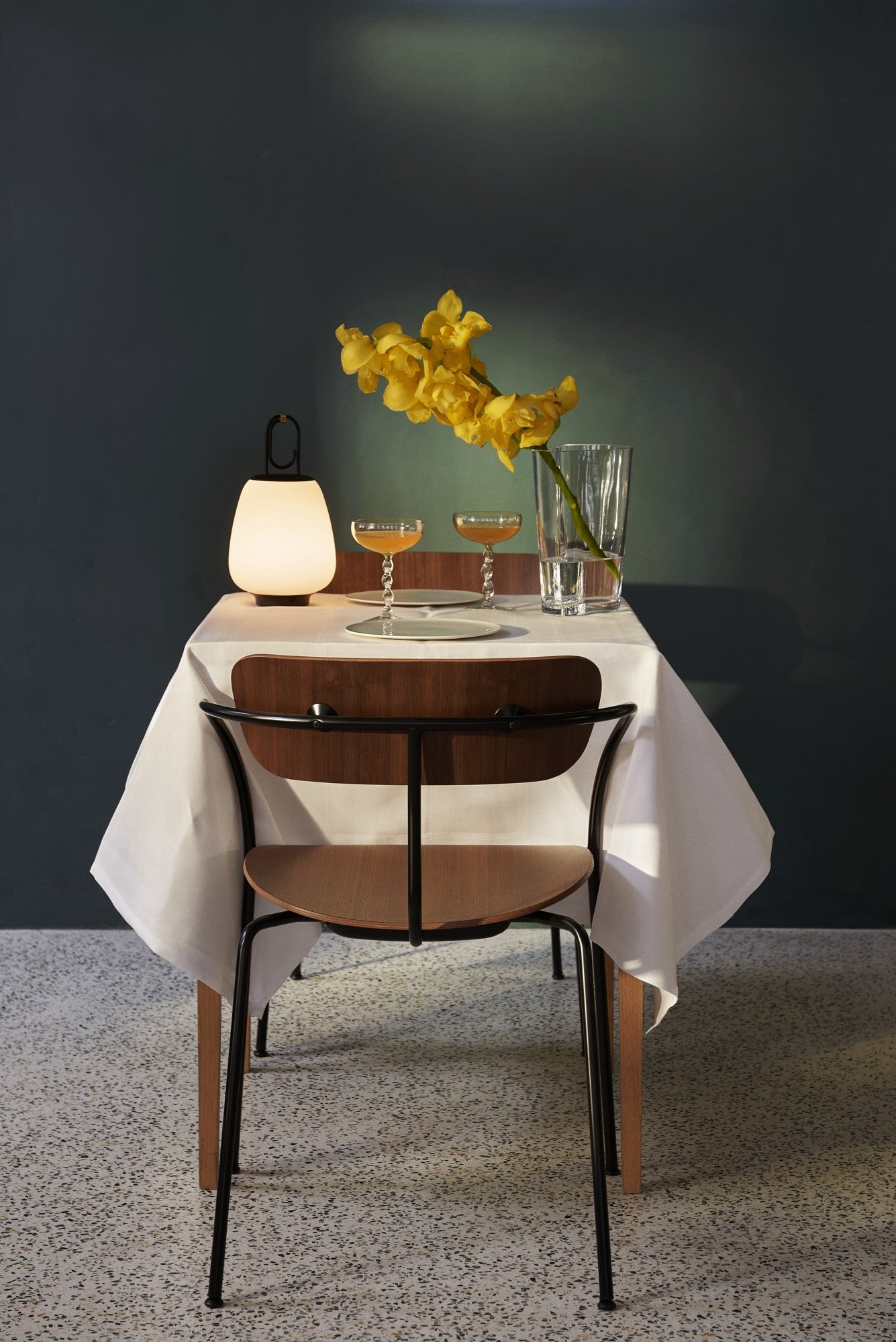 Maliben | Versatile Patio Lantern - Lunaglow