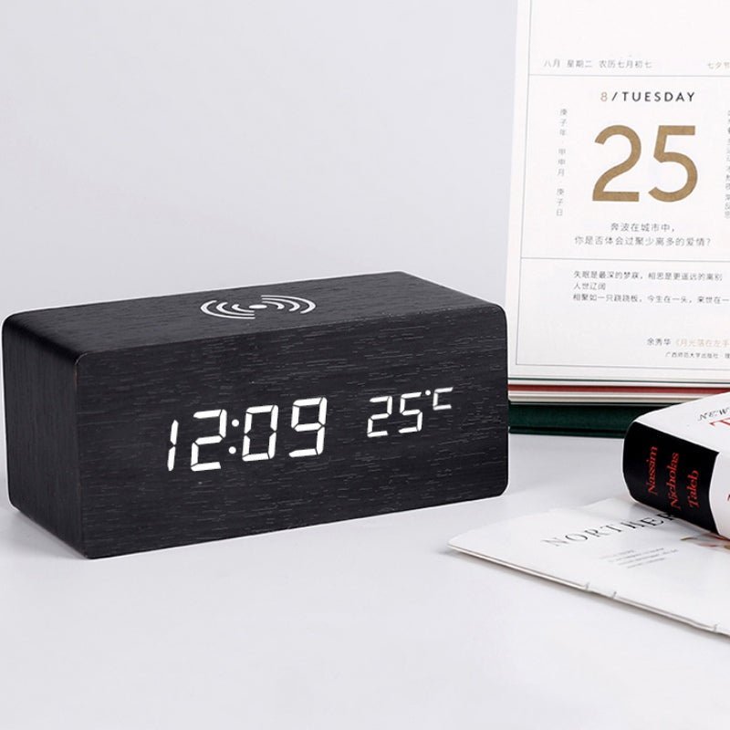 Maliben | Wooden alarm clock with wireless charging pad