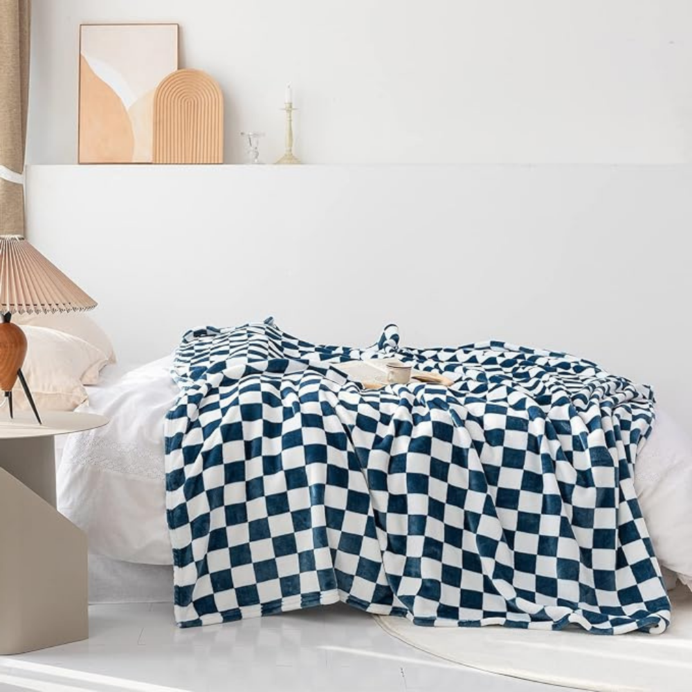 Maliben Stylish blanket in checkered pattern for your home