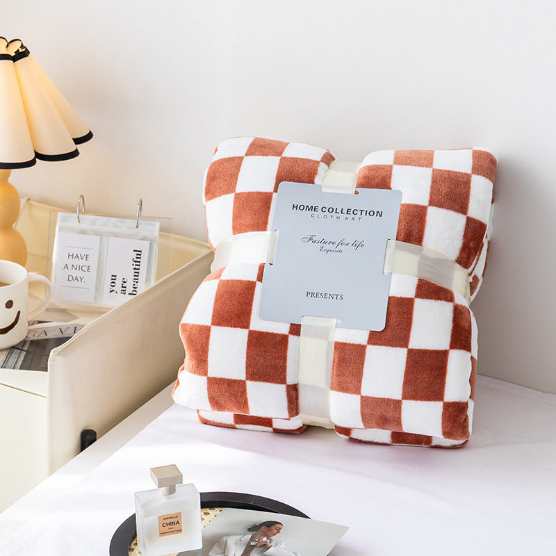 Maliben Stylish blanket in checkered pattern for your home