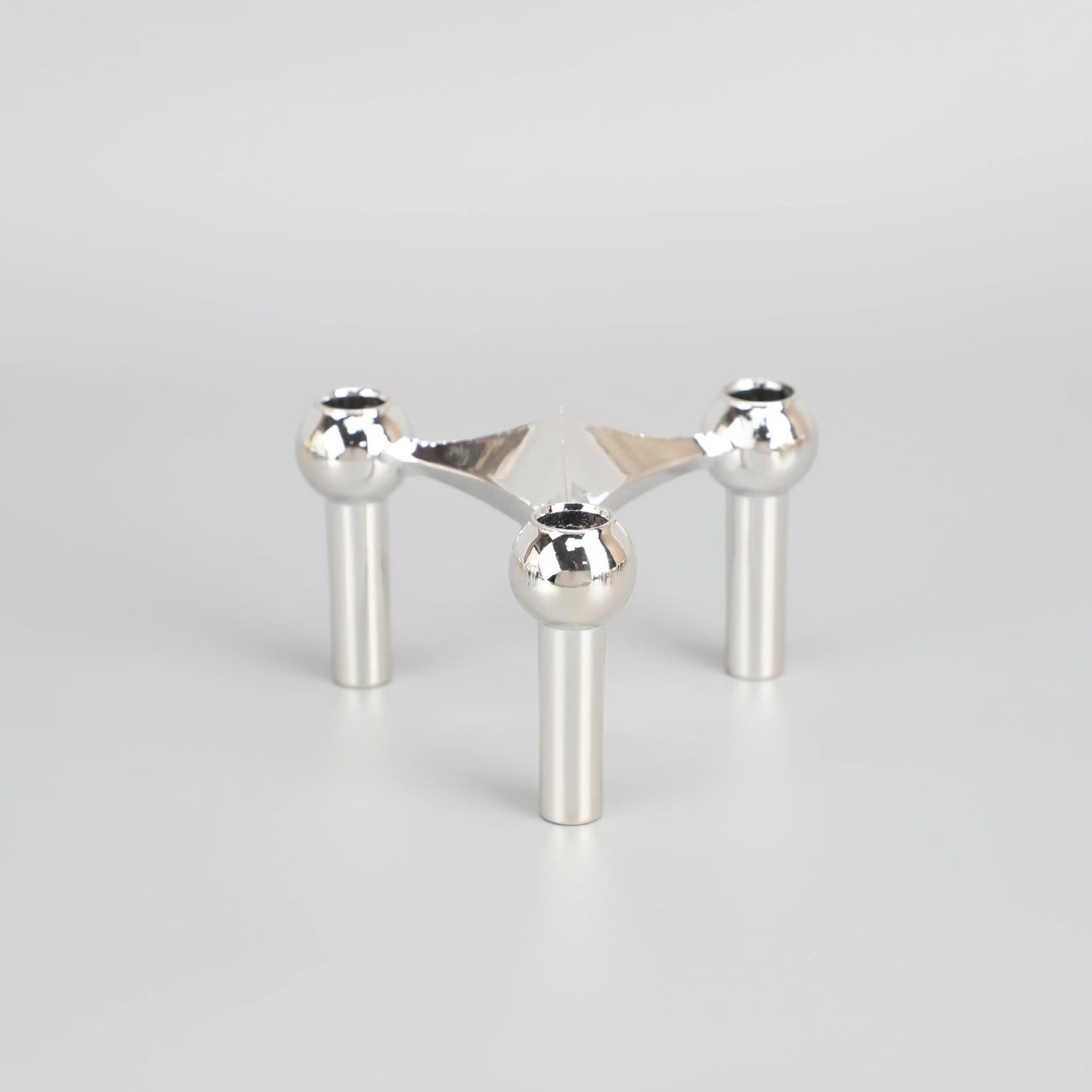 Creative Three-Legged Candlestick Hotel Party Dinner Western Restaurant Candlestick Alloy Decorative Ornaments