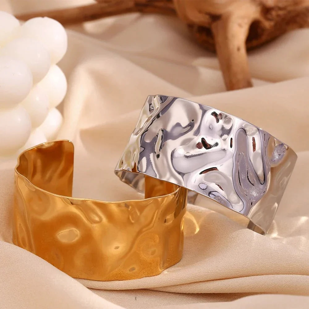Maliben | 18k Hammered Texture Bangle Bracelets