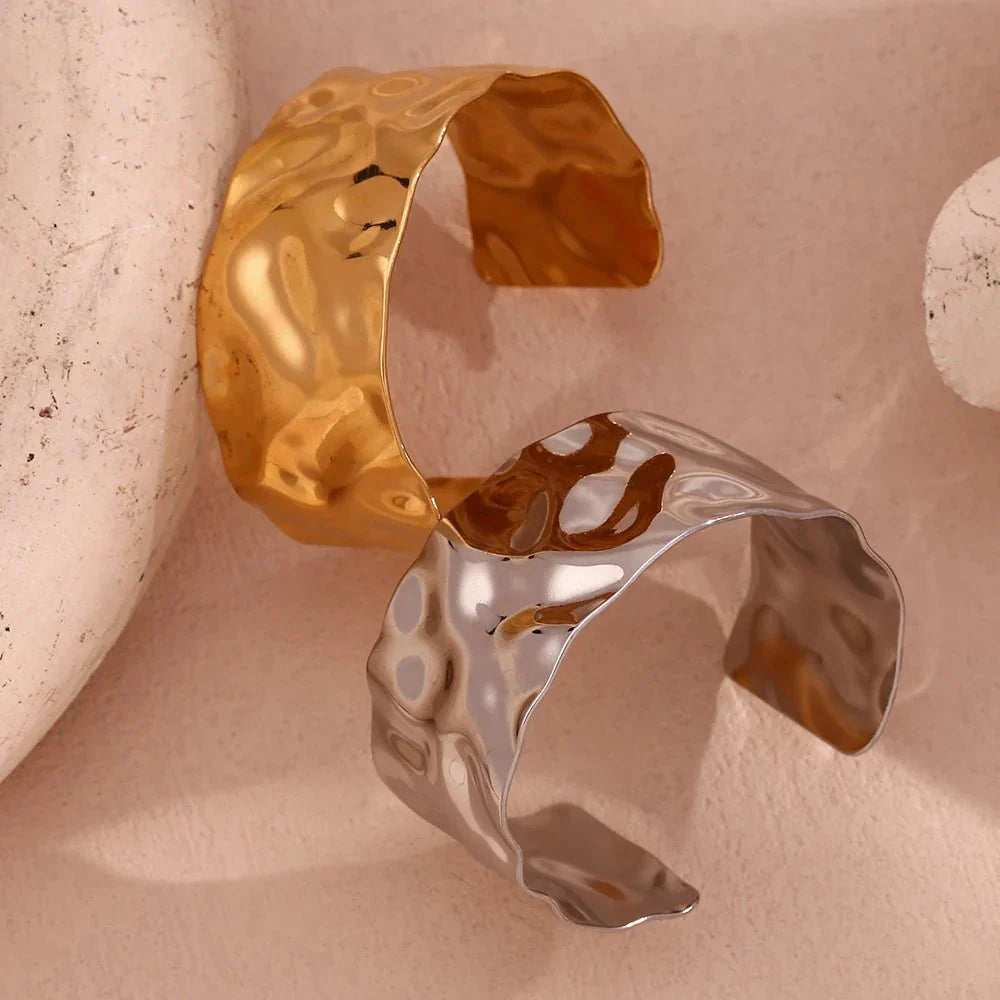 Maliben | 18k Hammered Texture Bangle Bracelets