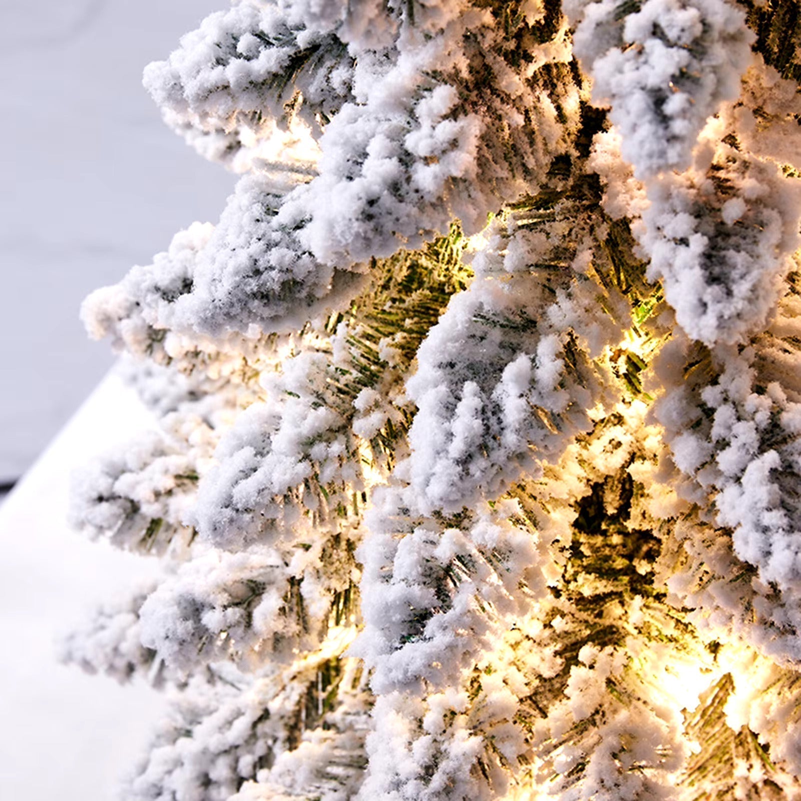 Maliben | Frostglow – The Magical Little Christmas Tree For You