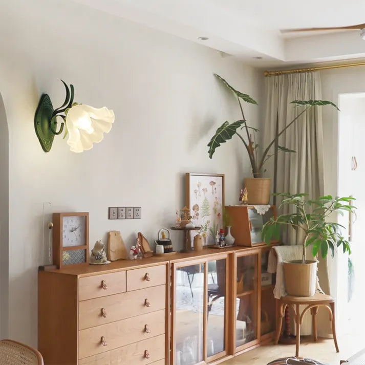 Maliben | Lilyglow Wall Light - Elegant Nature-Inspired Lighting