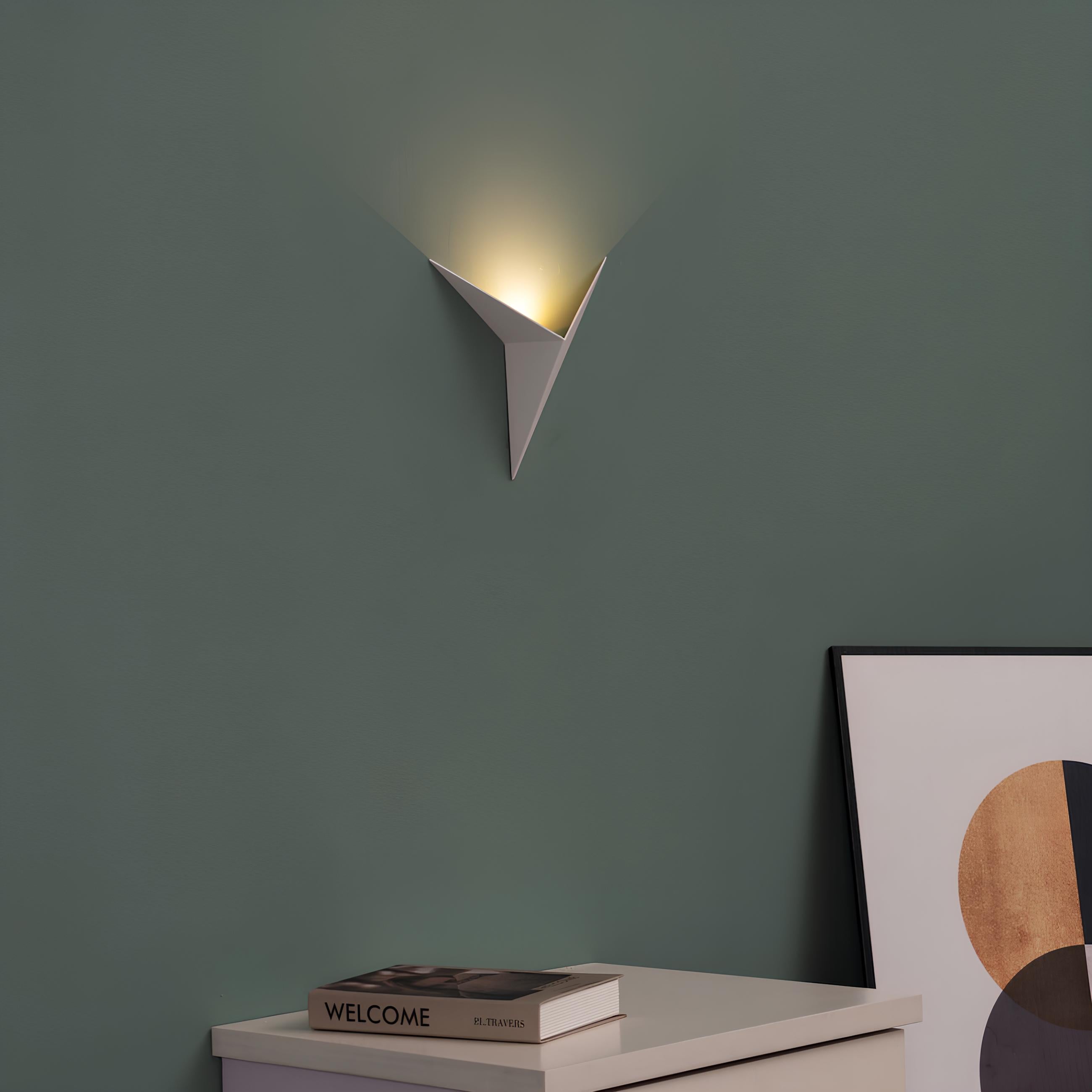 Maliben | Trigon Wall Light