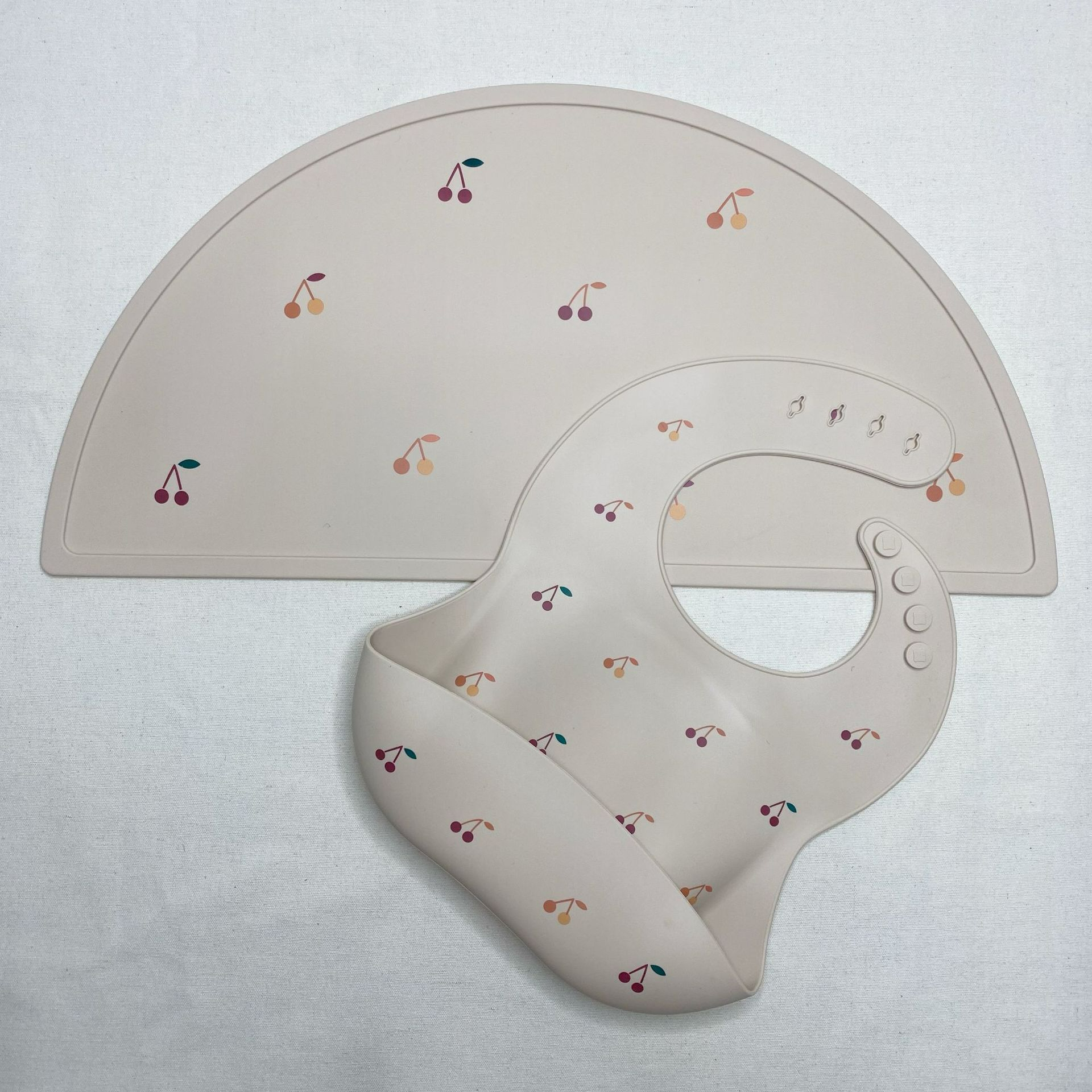 Maliben | Silicone Placemat For Kids – Non-Slip Table Mat In Crescent Shape
