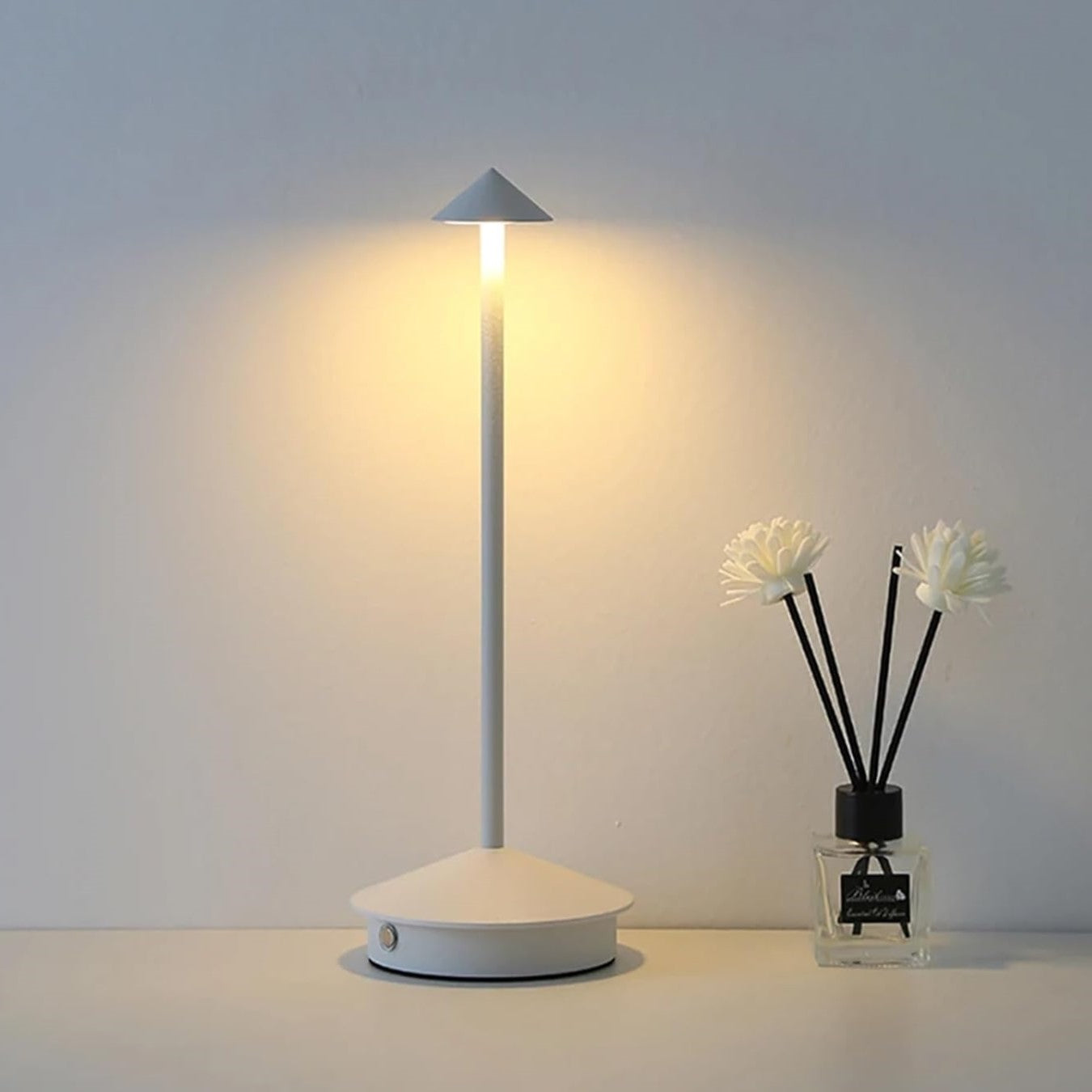 Maliben | Eindhoven Robyn Arrow Led Table Lamp