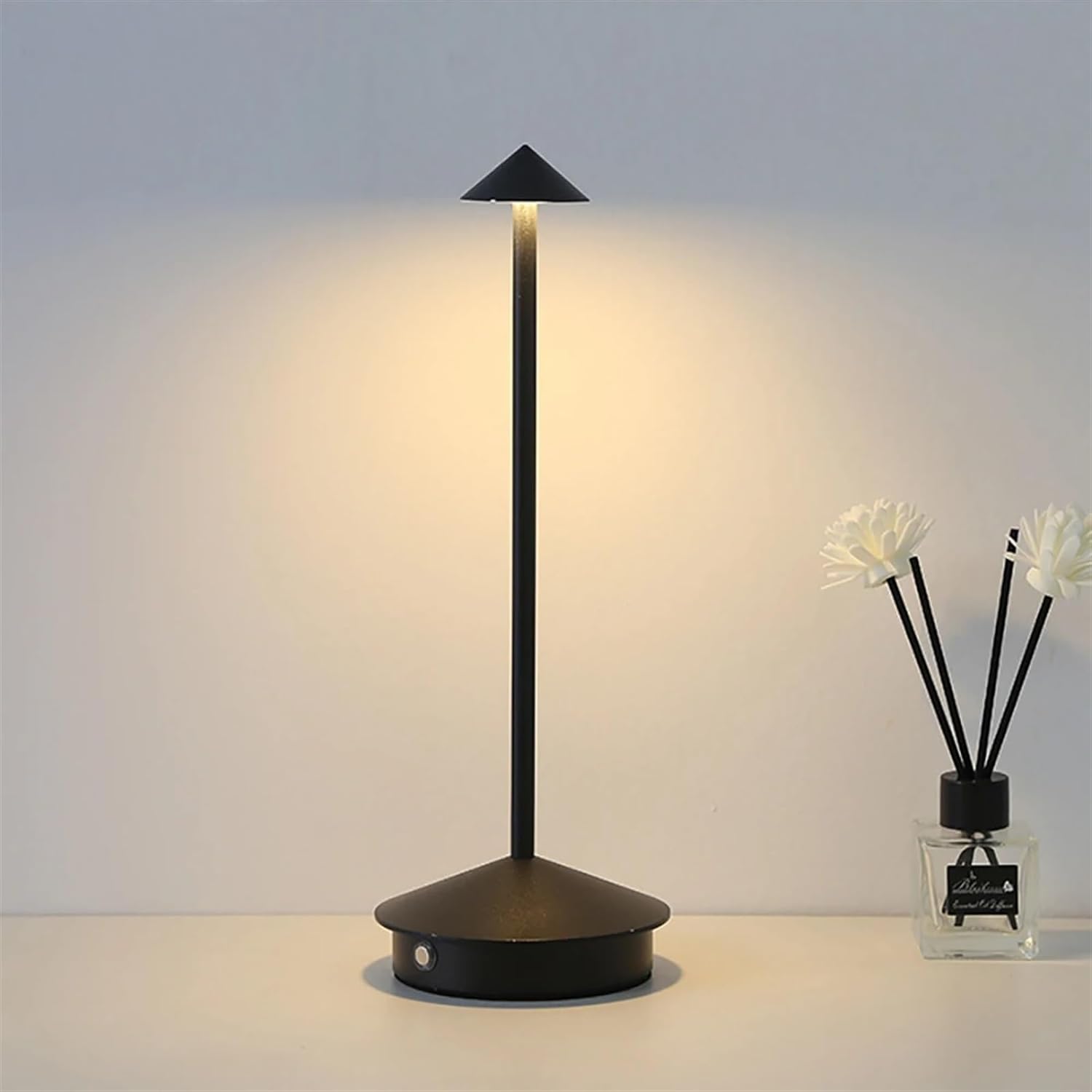 Maliben | Eindhoven Robyn Arrow Led Table Lamp