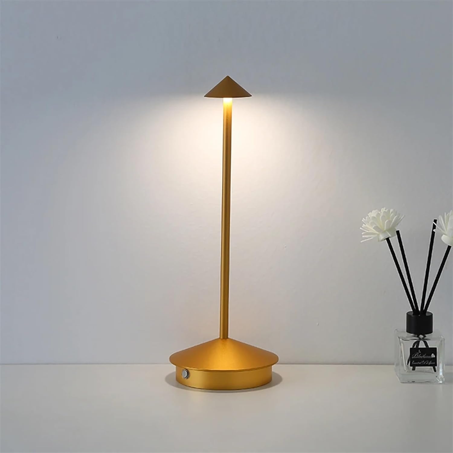 Maliben | Eindhoven Robyn Arrow Led Table Lamp