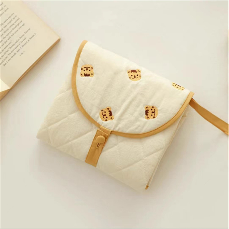 Maliben | Changing Mat For On The Go – Folding Baby Changing Mat With Bear Motif