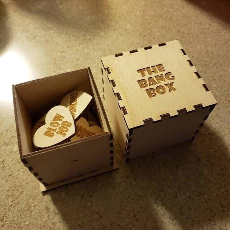 Maliben | Fun Date Night Activity Tokens & Box (Set Of 20 Pieces)