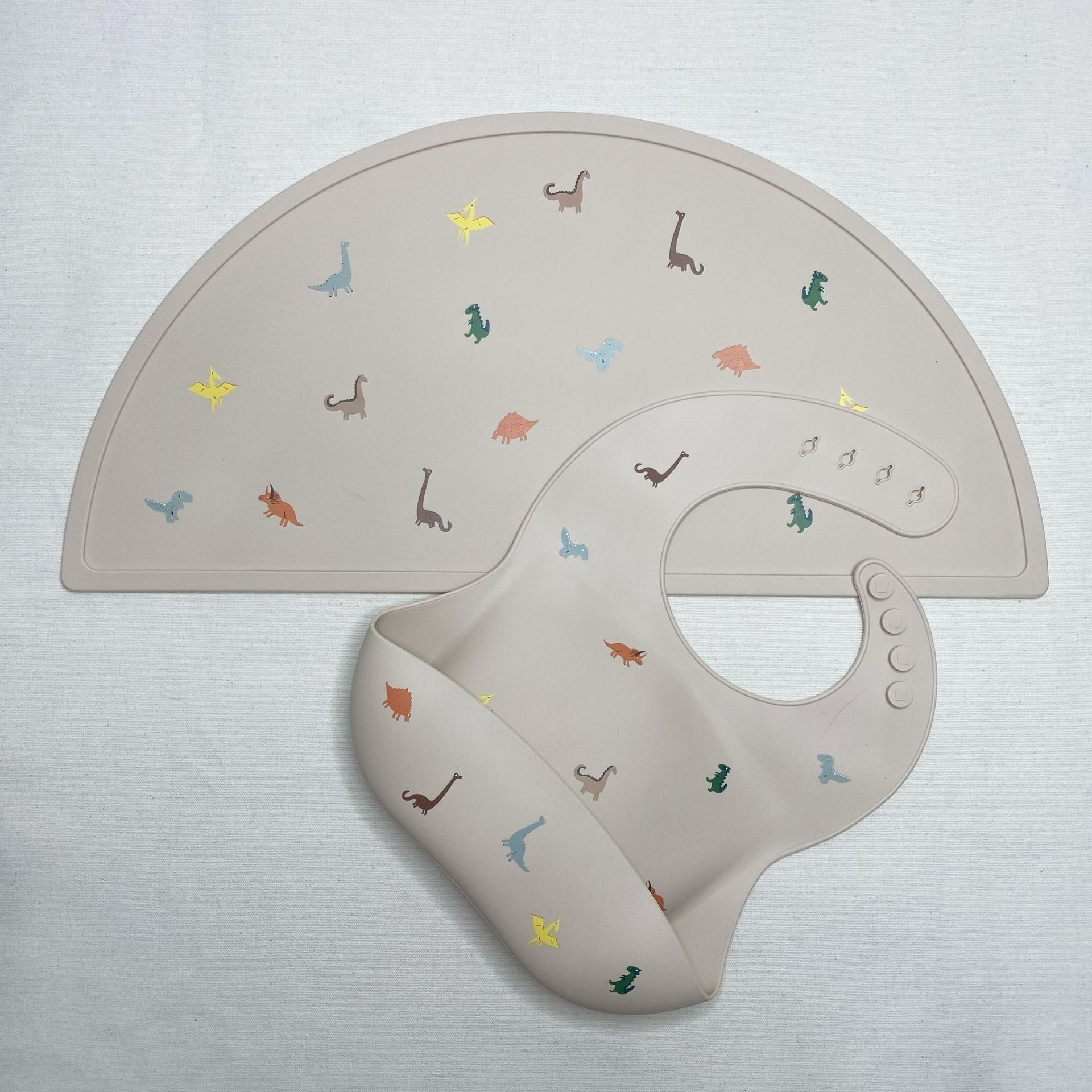 Maliben | Silicone Placemat For Kids – Non-Slip Table Mat In Crescent Shape