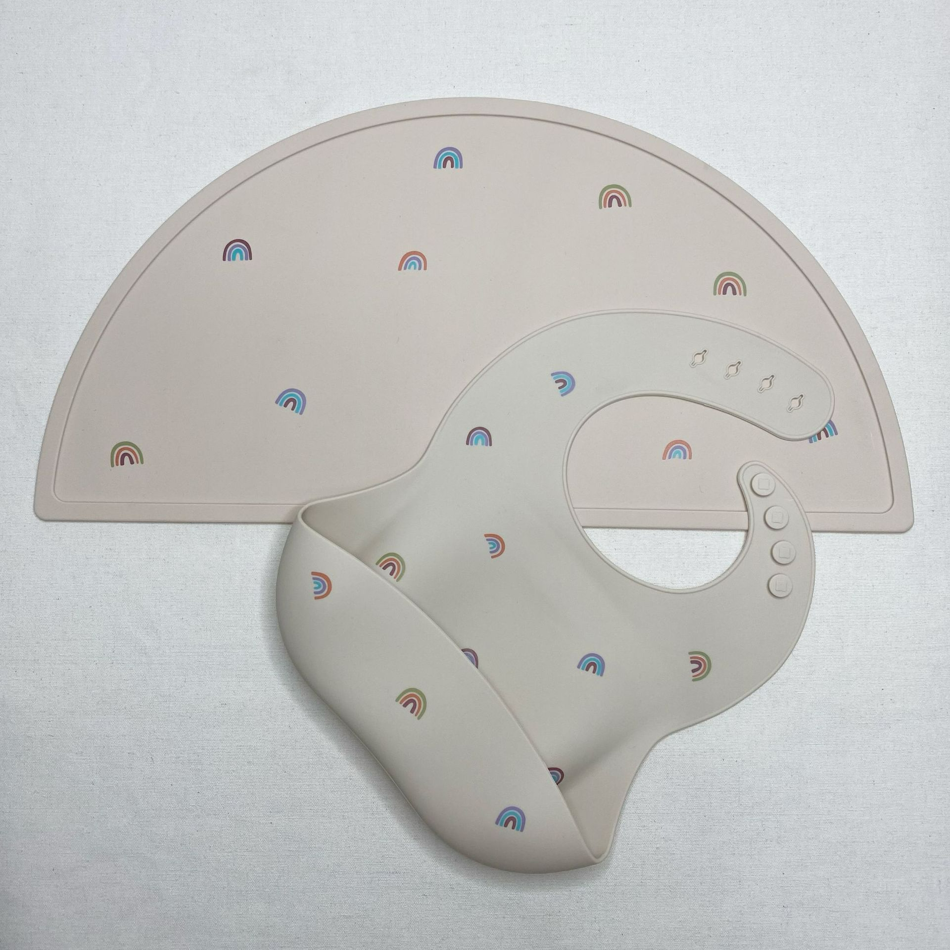 Maliben | Silicone Placemat For Kids – Non-Slip Table Mat In Crescent Shape