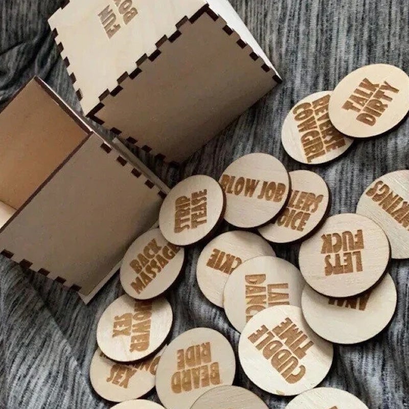 Maliben | Fun Date Night Activity Tokens & Box (Set Of 20 Pieces)