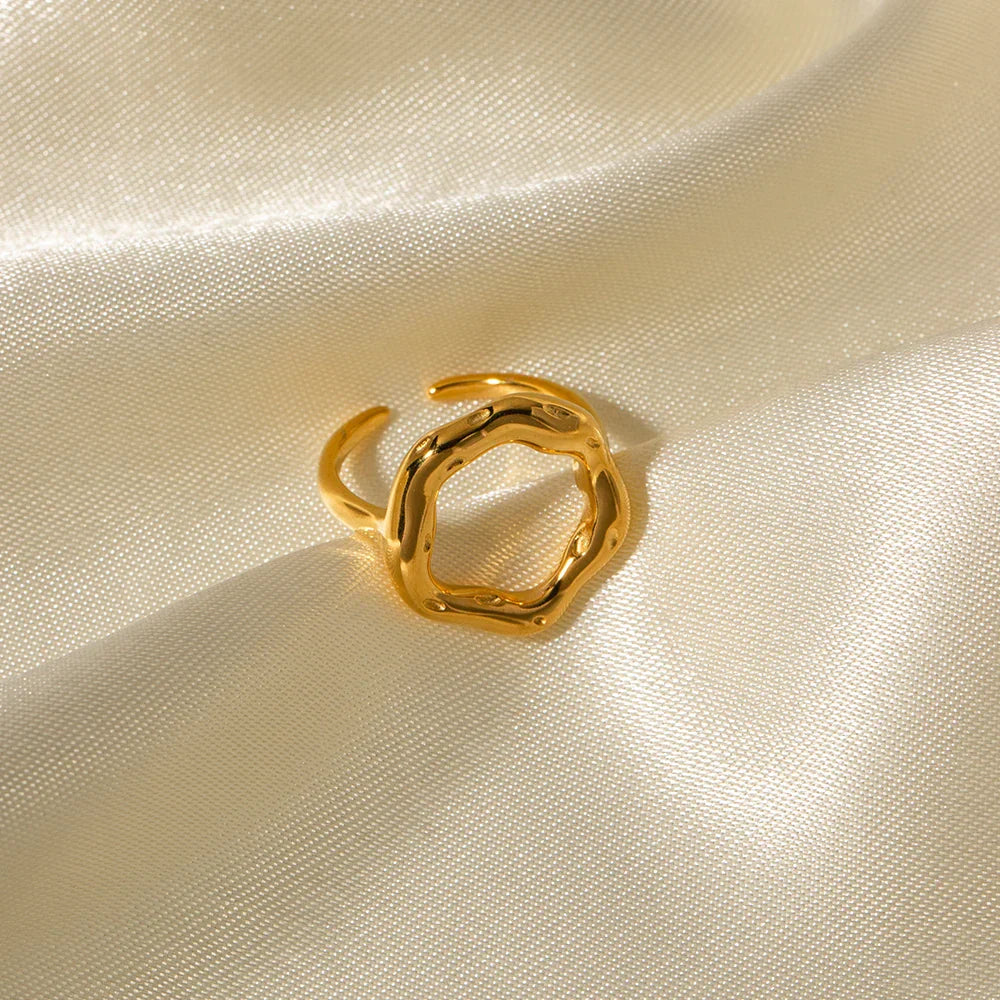 Maliben | 18k Melted Flower Open Ring