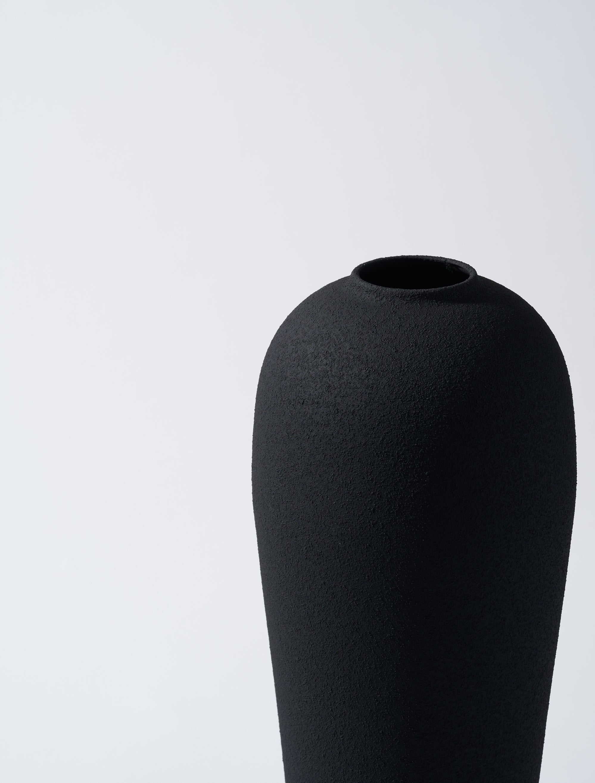 Maliben | Lola Vase - Structured Black