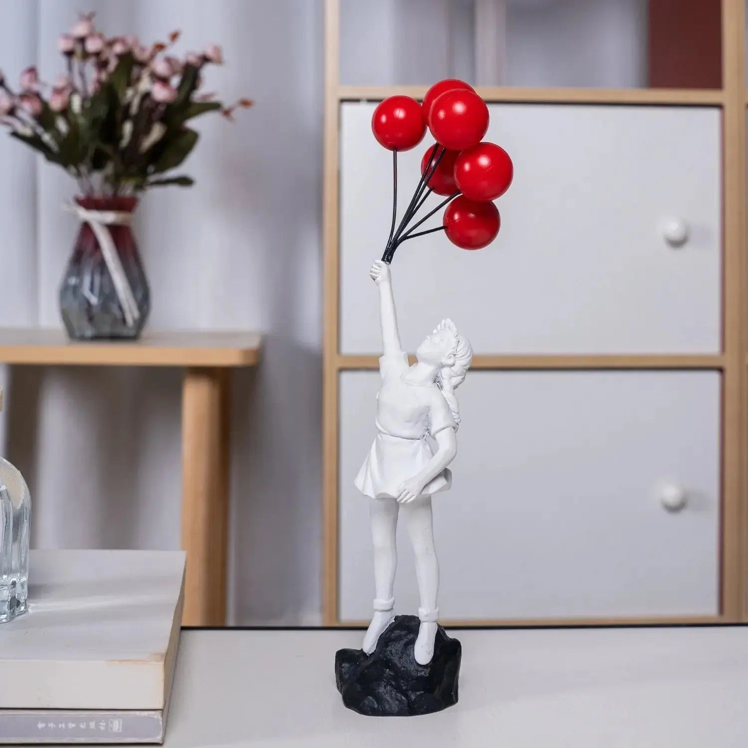 Maliben | Banksy Flying Balloon Girl Statue