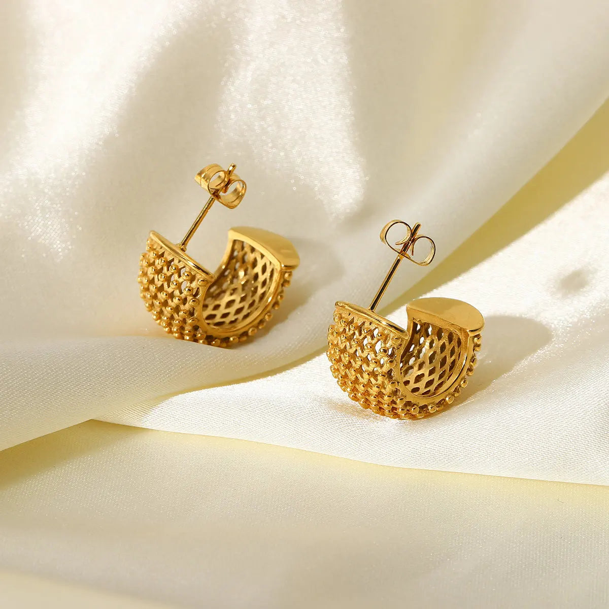 Maliben | 18k Mesh C Hoop Earrings
