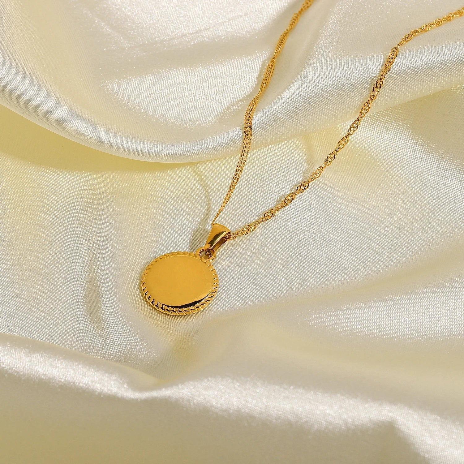 Maliben | 18k Dainty Textured Angel Pendant Necklace
