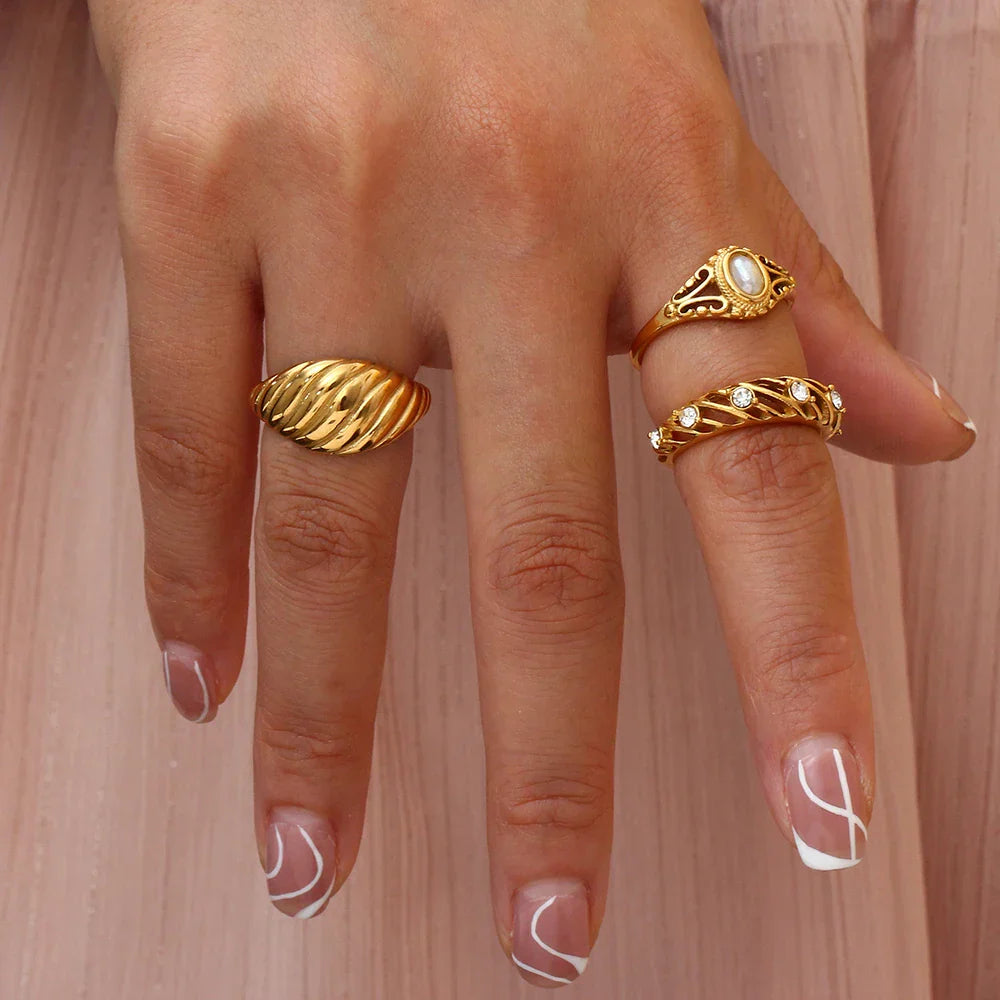 Maliben | 18k Vintage Inspired Pearl Ring