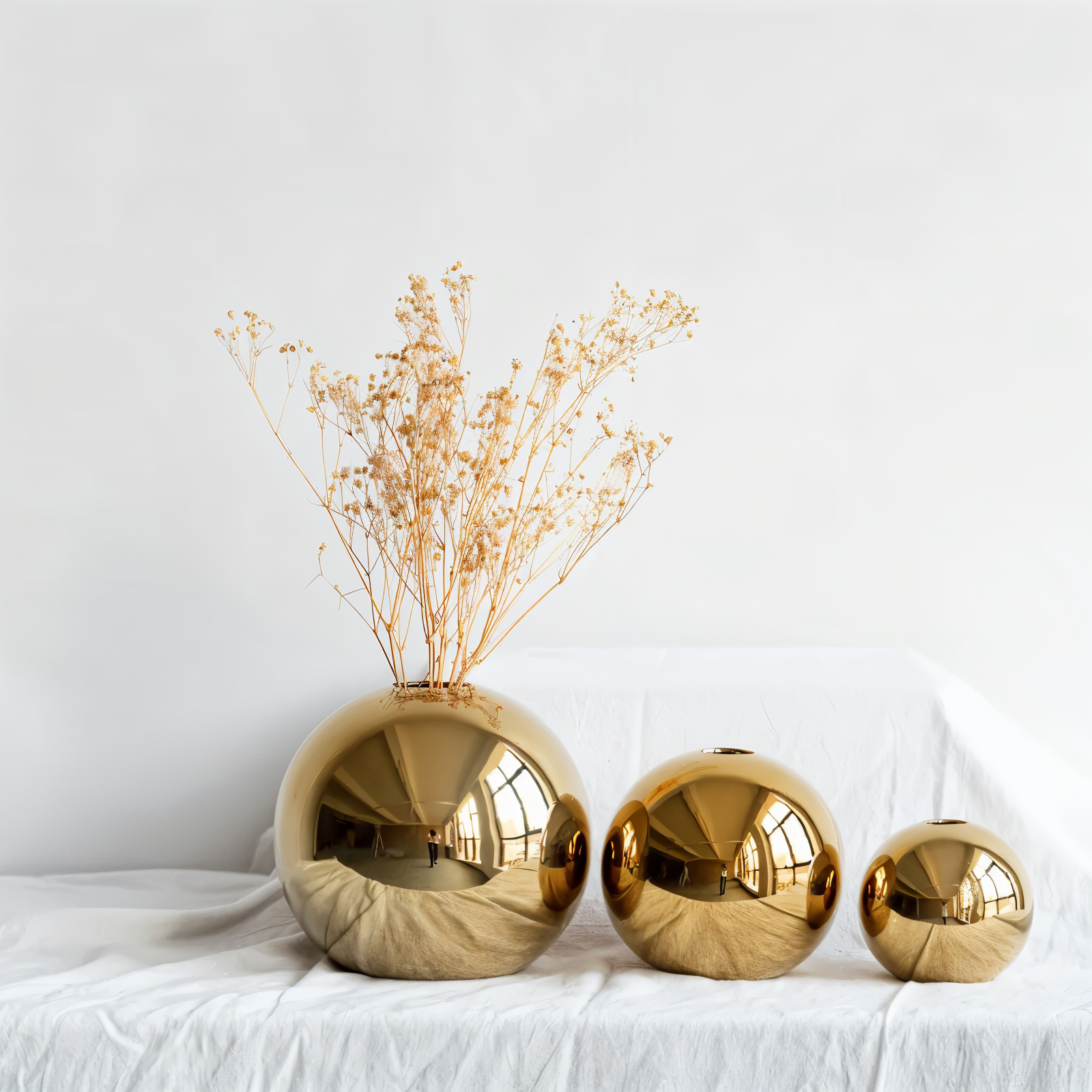 Maliben | Ceramic Vase Aurelia Gold | Round Shape With Gloss Finish | Timelessly Elegant & Versatile | For Flowers & Decor