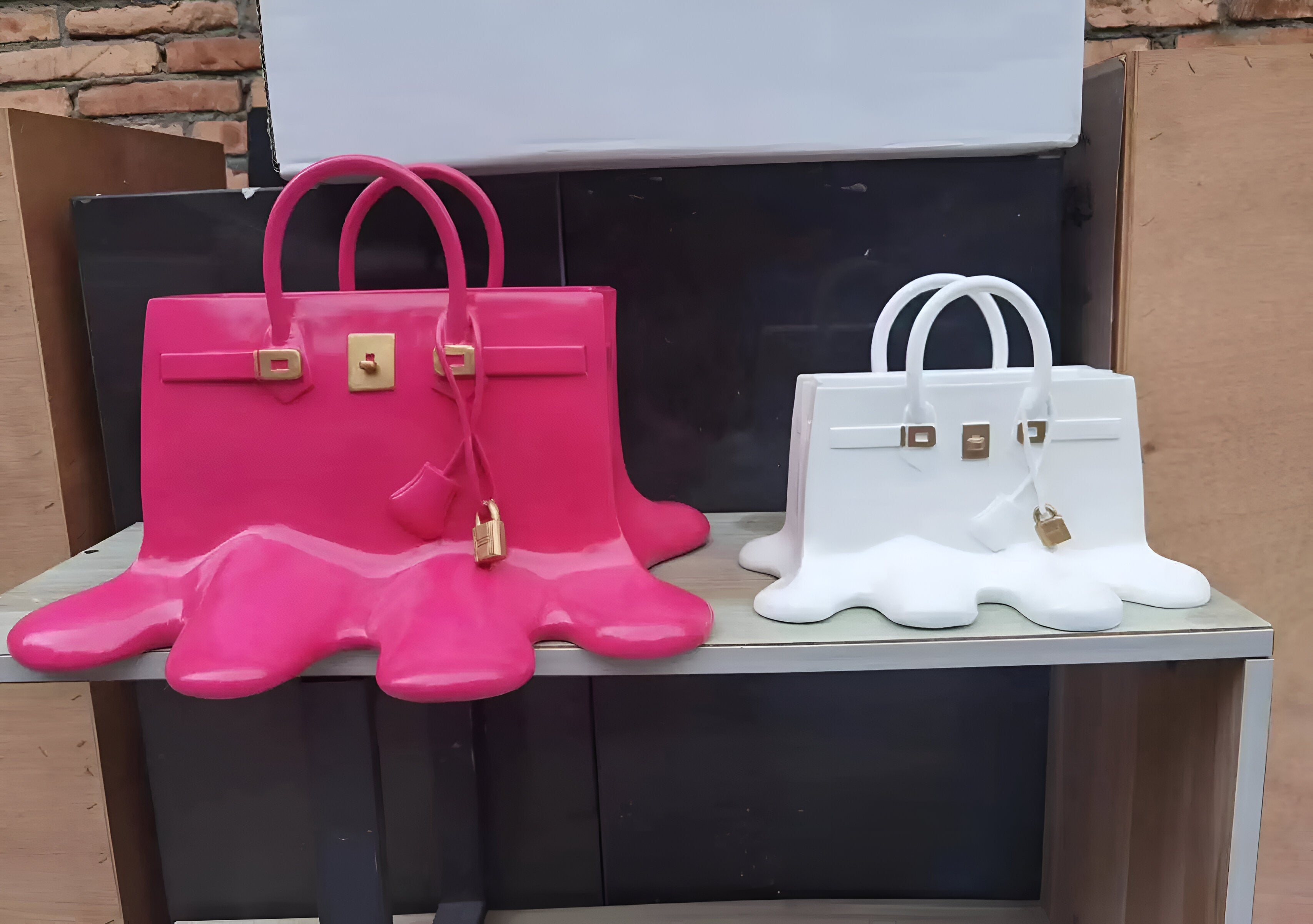 Maliben | Stylish ResIn Vase in Handbag Silhouette