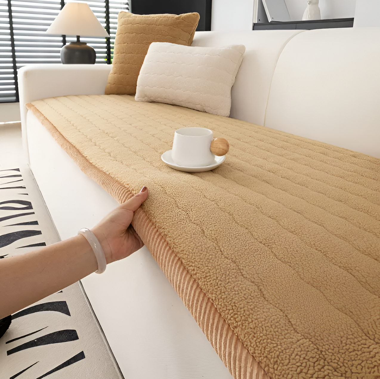 Maliben | PolyesPlush Sofa Cover – Non‑Slip Pet‑Friendly Couch Protector