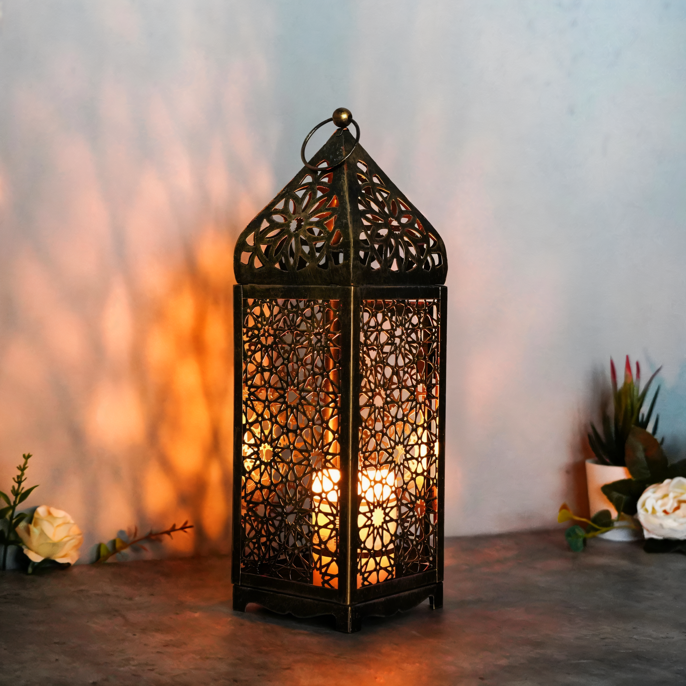 Maliben | Decorative Iron Candle Holder With Arabesque Pattern