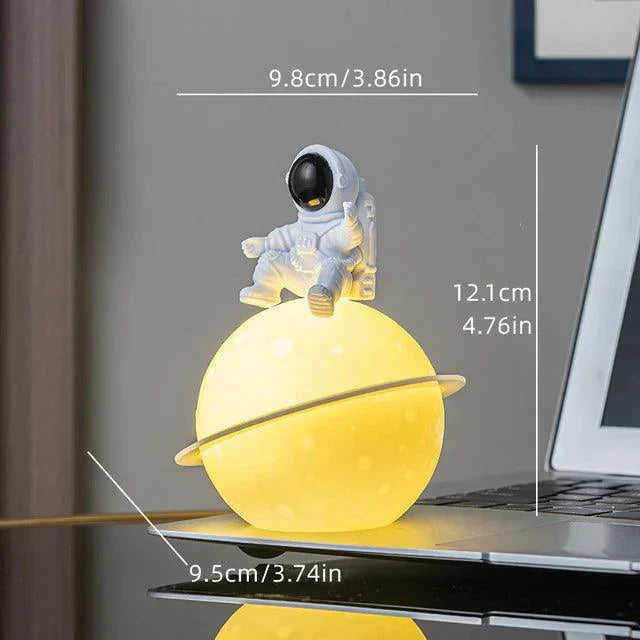 Maliben | Astrolume Astronaut Sculpture With Planet Night Light | Modern Decorative Highlight | Environmentally Friendly Pvc & Abs | 9.8 X 12.1 Cm