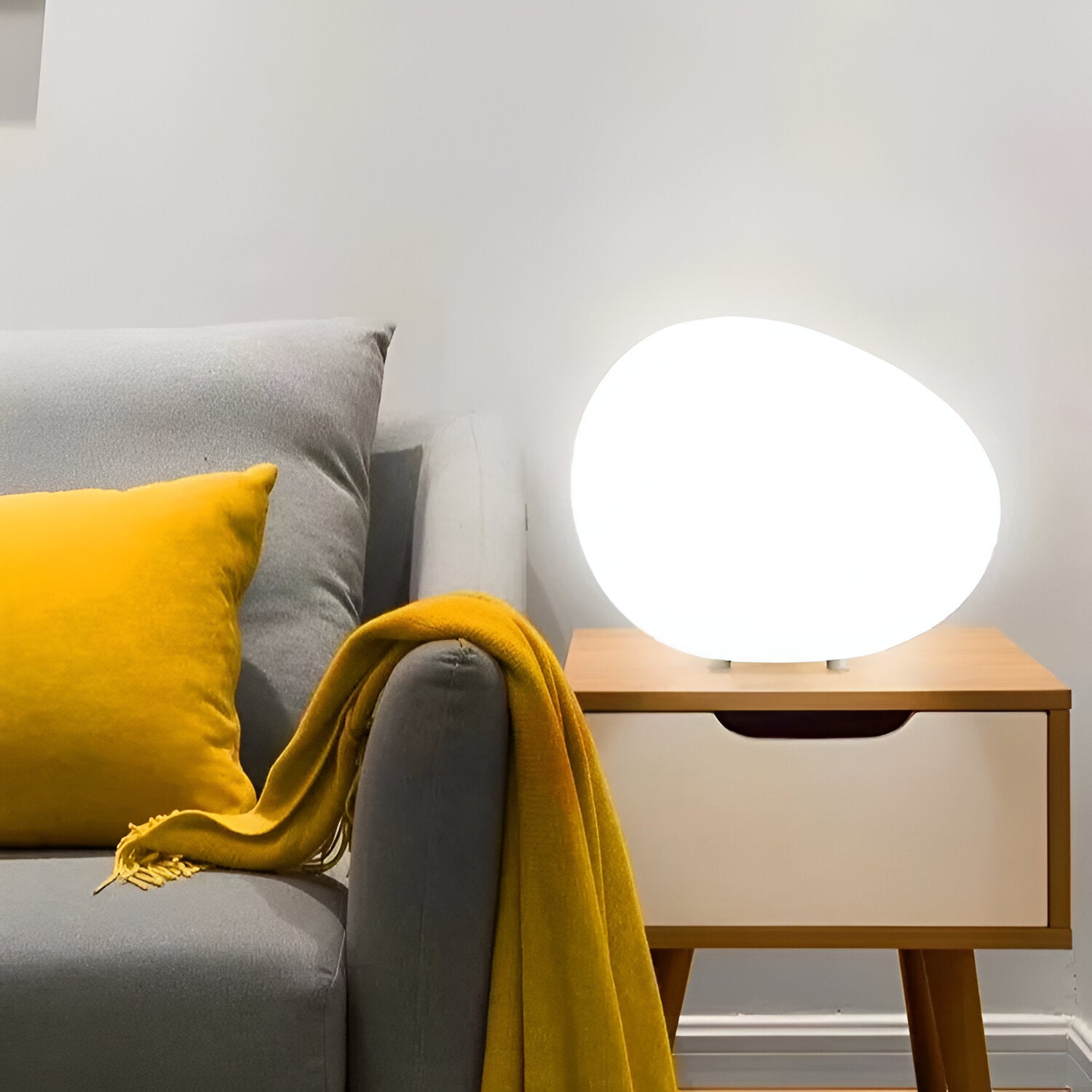 Maliben | Round Metal Table Lamp In Scandinavian Design