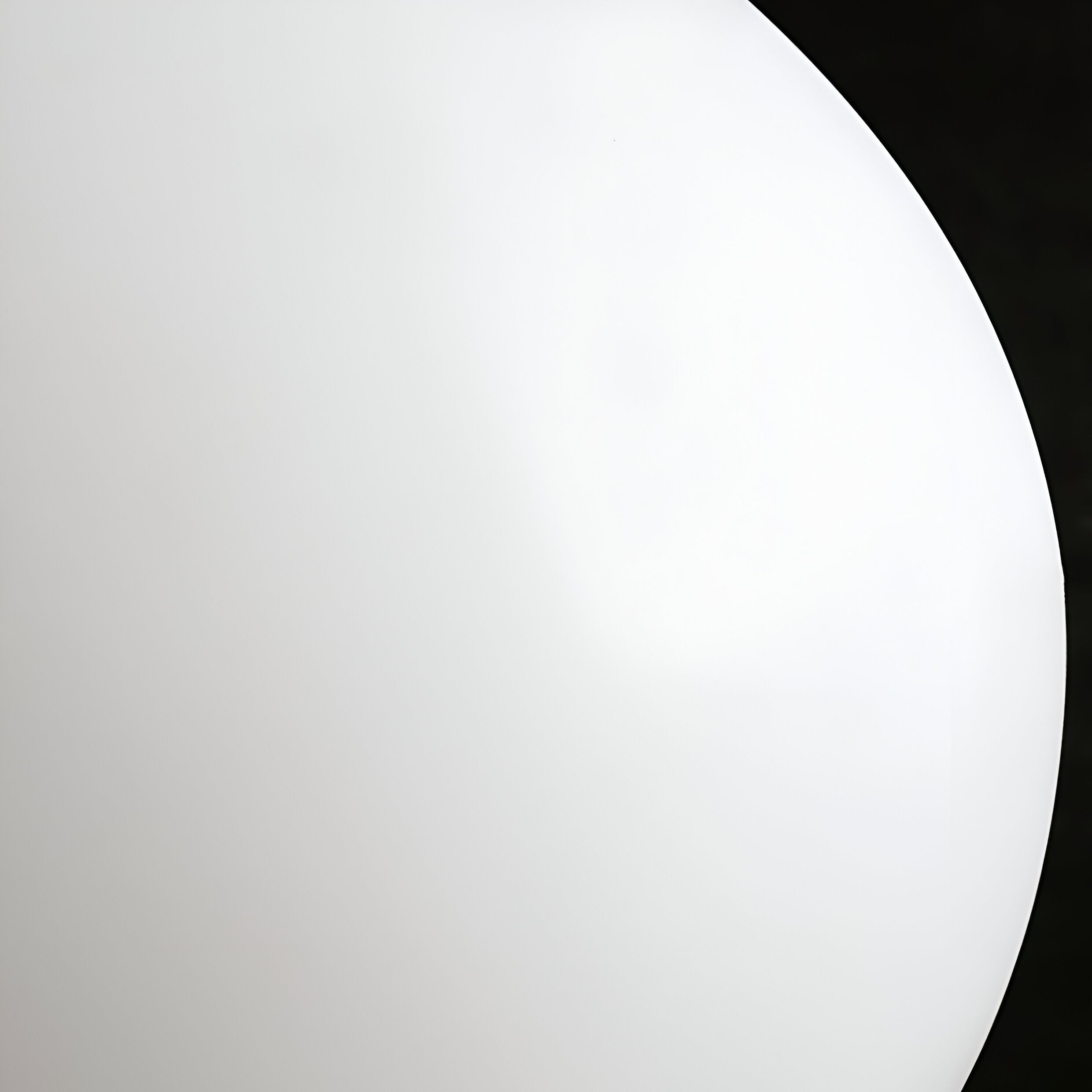 Maliben | Round Metal Table Lamp In Scandinavian Design
